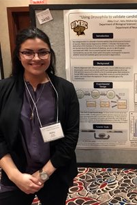 portrait of Abby Cruz presenting her research