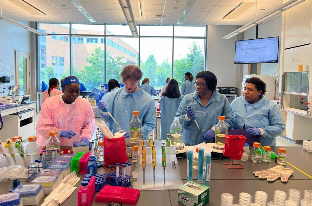 Samuel Barnett ’25: Biochemistry researcher